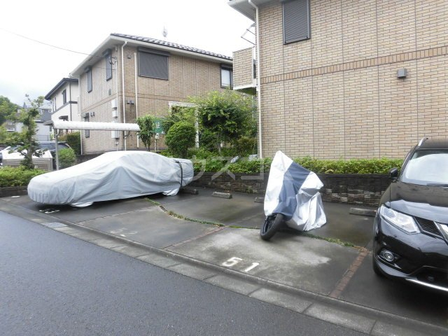 25/30 駐車場
