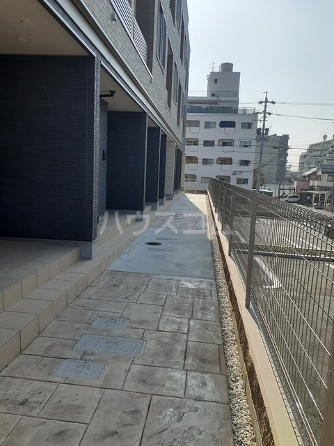 16/22 エントランス
