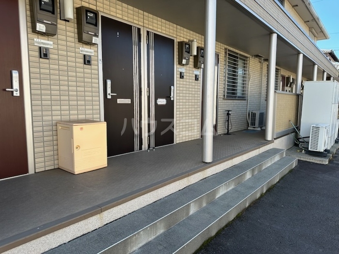 22/30 エントランス