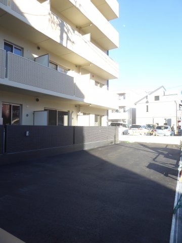 2/4 駐車場
