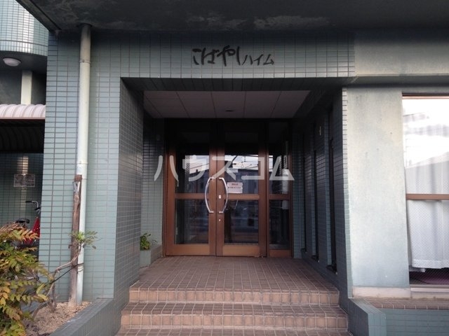 19/30 エントランス