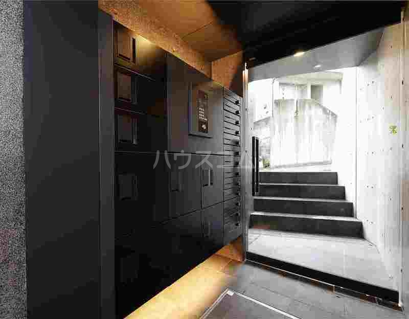 13/22 エントランス