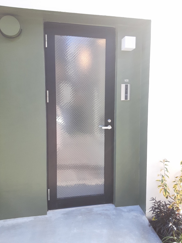 21/23 エントランス