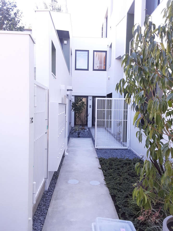 25/28 エントランス