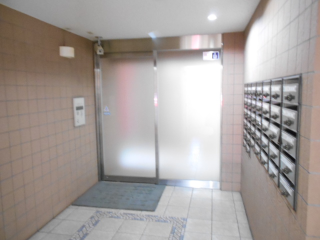 21/30 エントランス