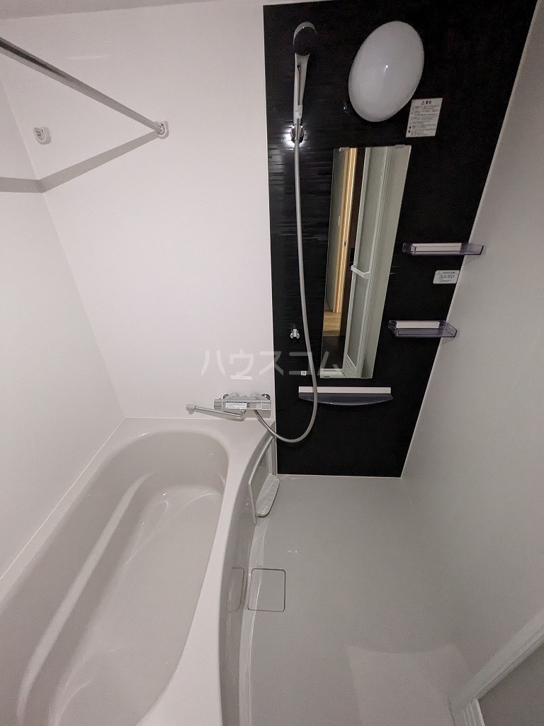 13/30 浴室