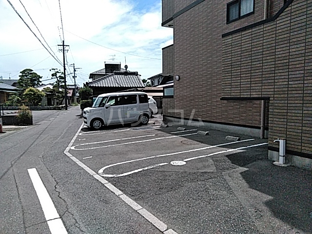 21/24 駐車場