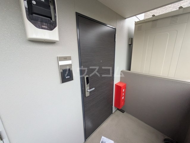 20/30 エントランス