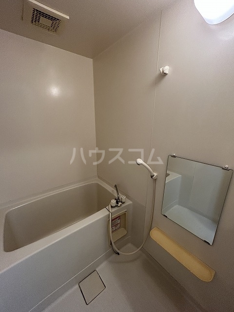 13/30 浴室