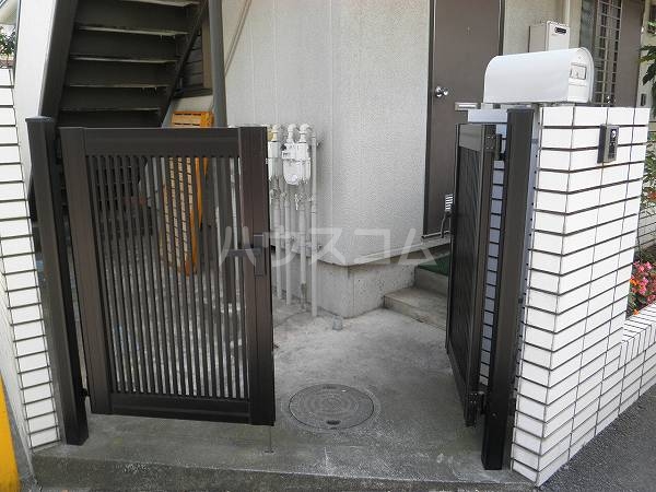 22/30 エントランス