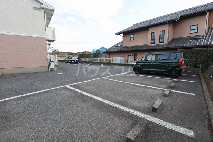 2/4 駐車場