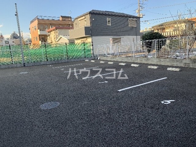 22/30 駐車場