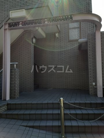 2/5 エントランス