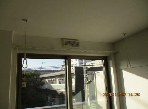 24/30 エントランス