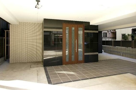 15/20 エントランス