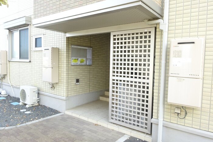 2/4 エントランス