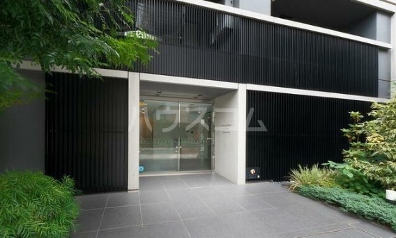 2/3 エントランス