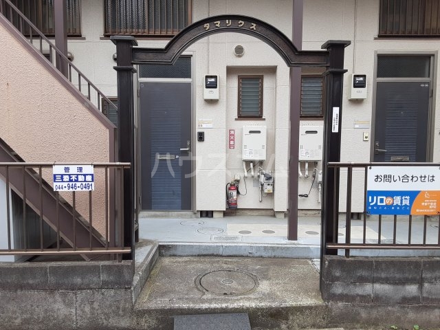 18/25 エントランス