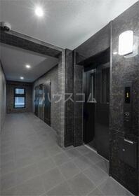 16/18 エントランス