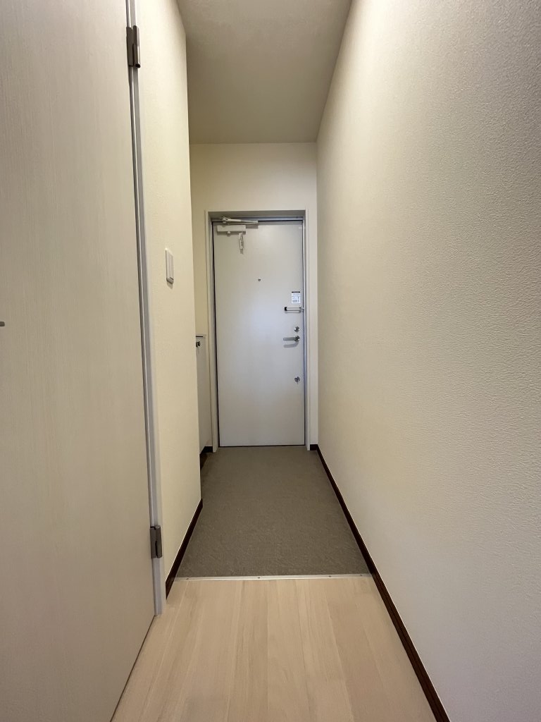 14/30 玄関