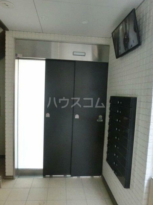 13/19 エントランス