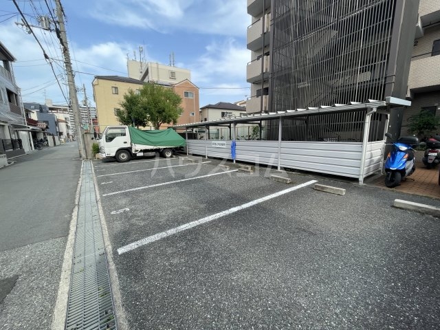 19/28 駐車場