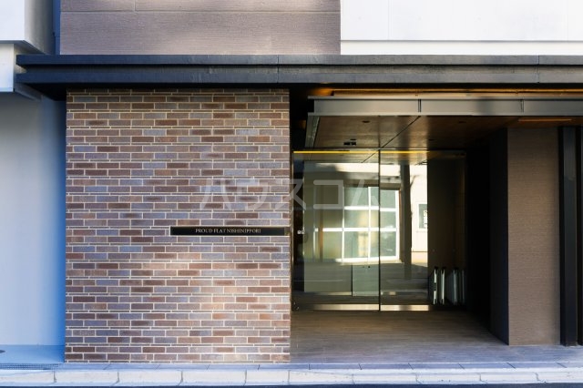 24/30 エントランス