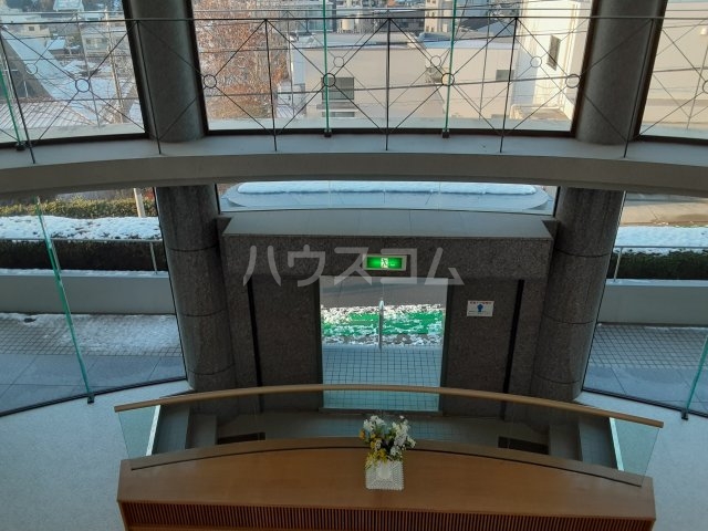 25/30 エントランス