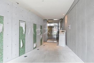 2/5 エントランス