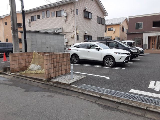 2/6 駐車場