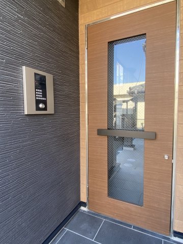 21/30 エントランス