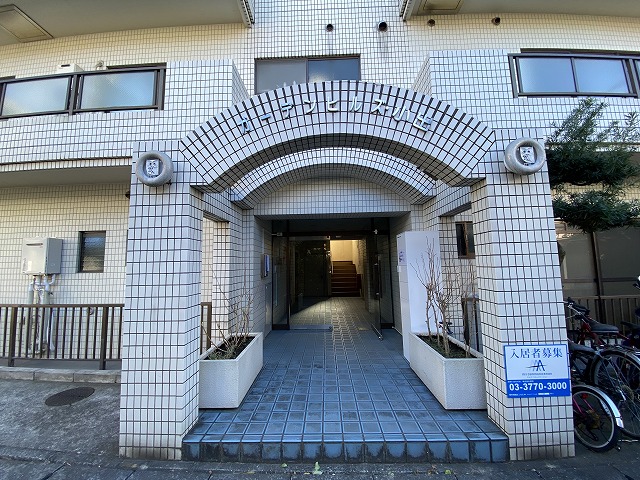 29/30 エントランス