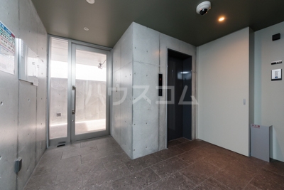 22/30 エントランス