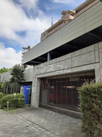 28/30 エントランス