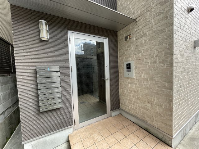 16/26 エントランス