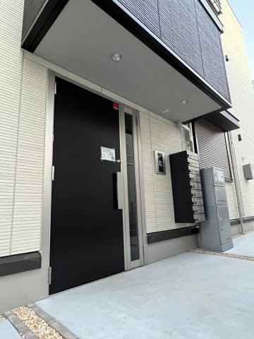 25/30 エントランス