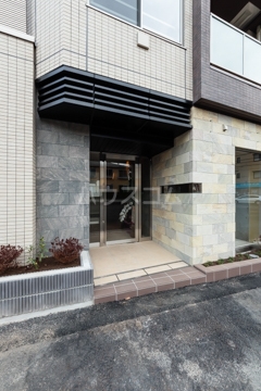 20/29 エントランス