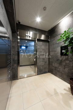 19/29 エントランス