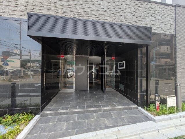 25/30 エントランス