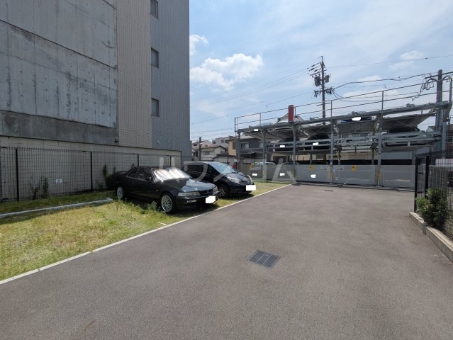 26/30 駐車場