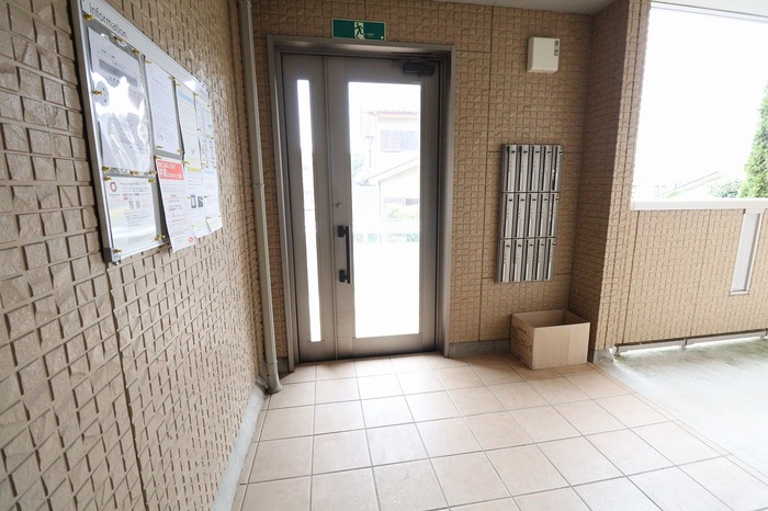 21/27 エントランス