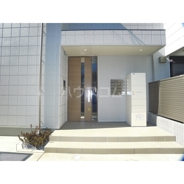 14/18 エントランス