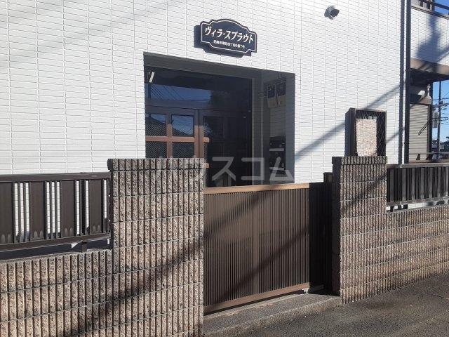 23/26 エントランス