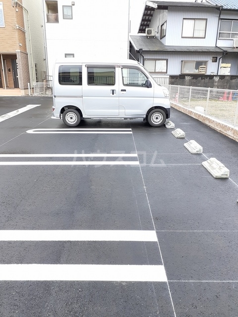2/13 駐車場