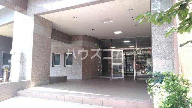 26/30 エントランス