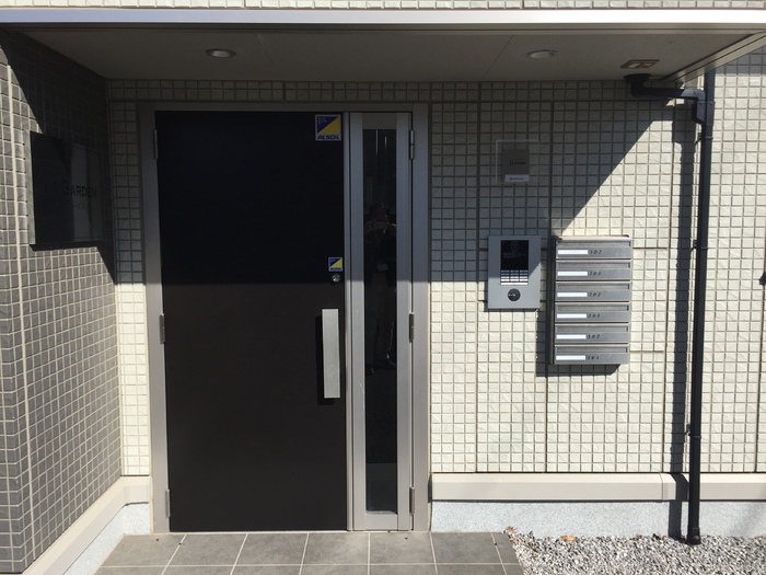 25/30 エントランス