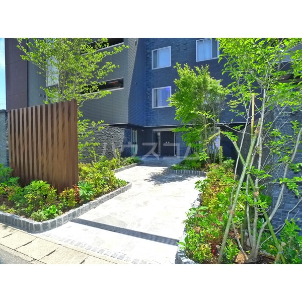 17/28 エントランス