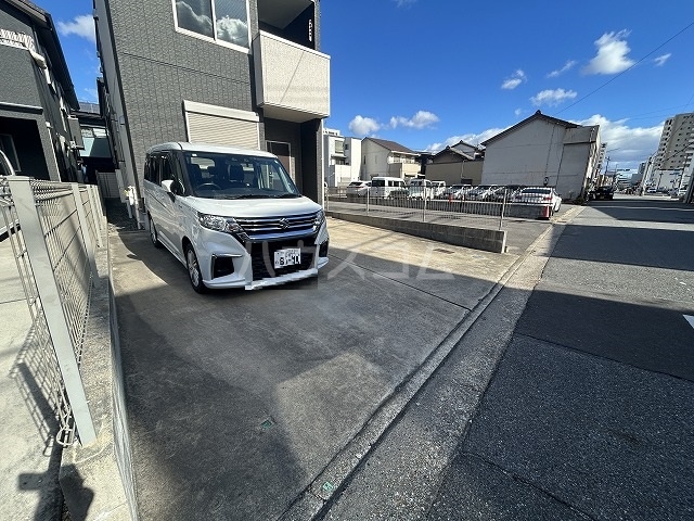 2/6 駐車場