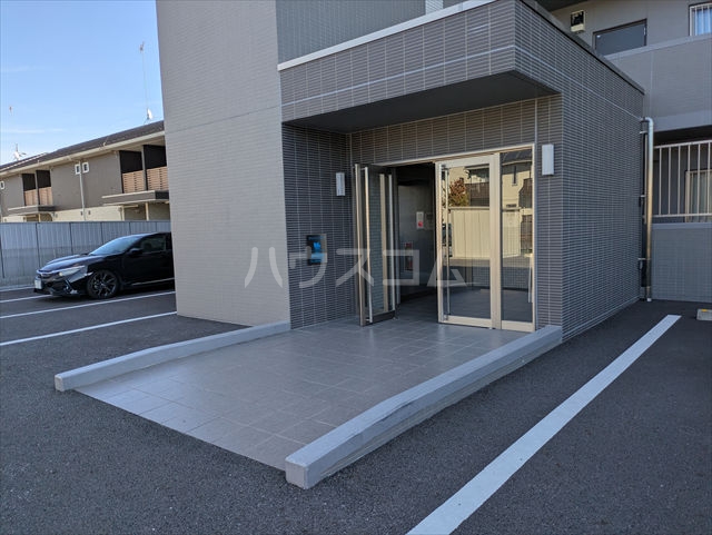 2/5 エントランス