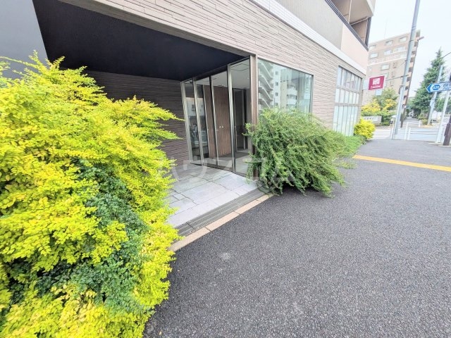 21/28 エントランス